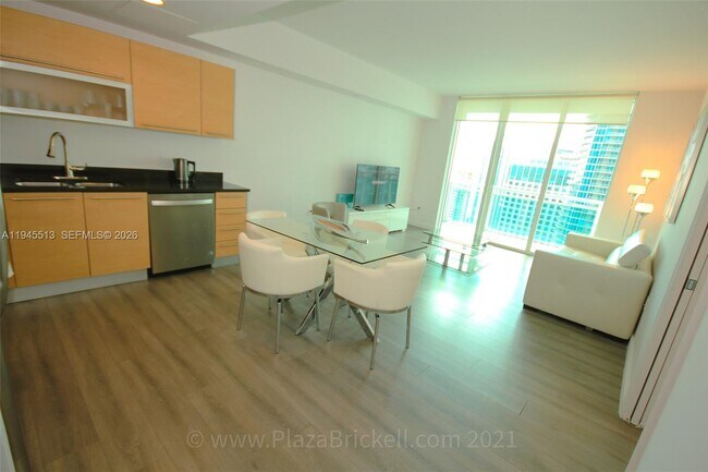 Building Photo - 950 Brickell Bay Dr