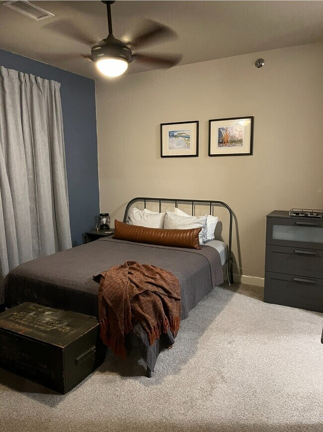 Building Photo - 4130 S Lake Dr