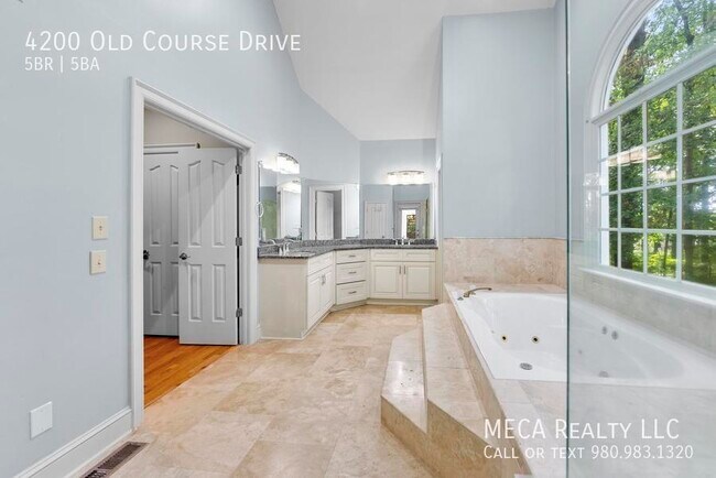 Building Photo - 4200 Old Course Dr