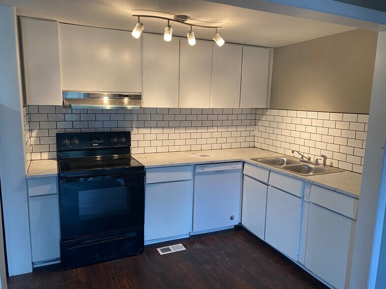 Building Photo - 4207 Locust St