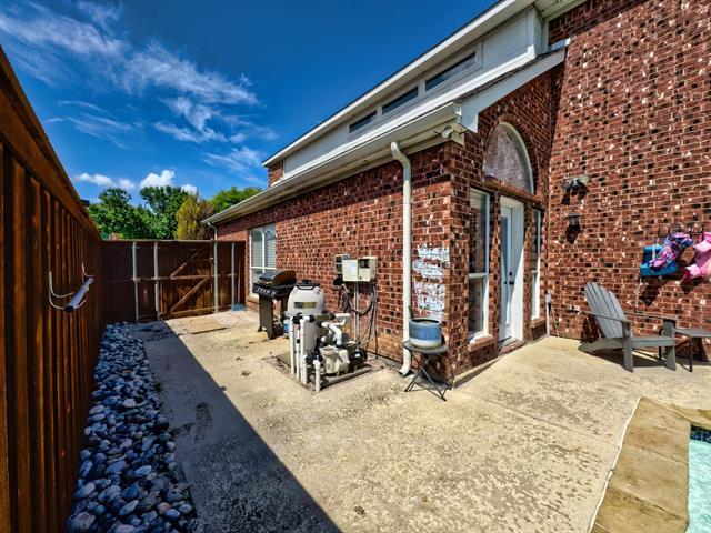 Building Photo - 1402 Stone Canyon Way