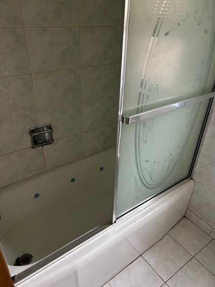 Building Photo - 8855 S Dorchester Ave