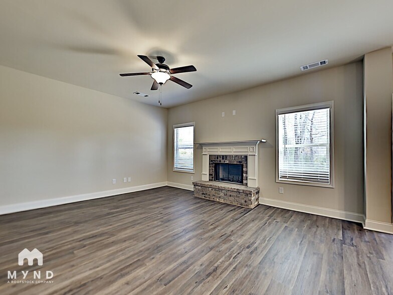 Building Photo - 9028 Holder Rd