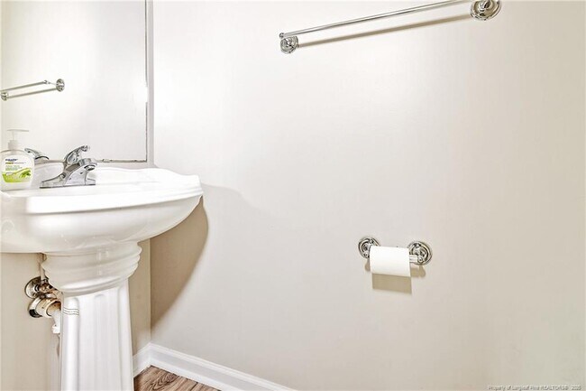 Building Photo - 1414-1412 Seabiscuit Dr