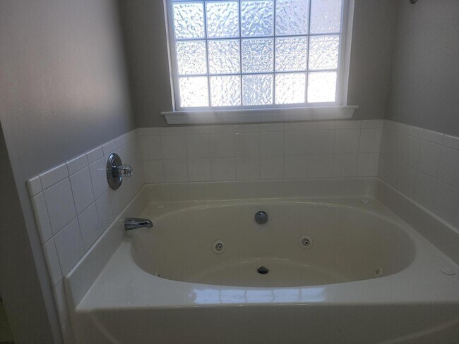 Building Photo - 789 Michelle Ct