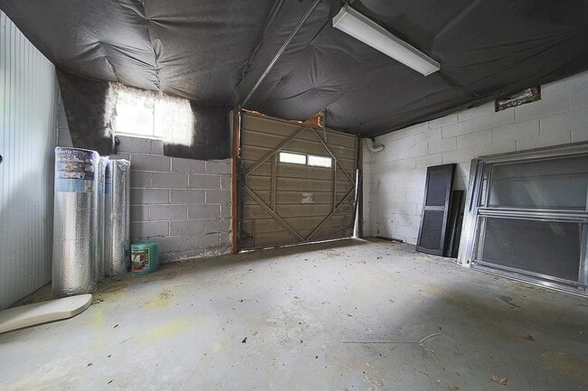 Building Photo - Picture-perfect 3BR/2BA brick bungalow In East Nashville!