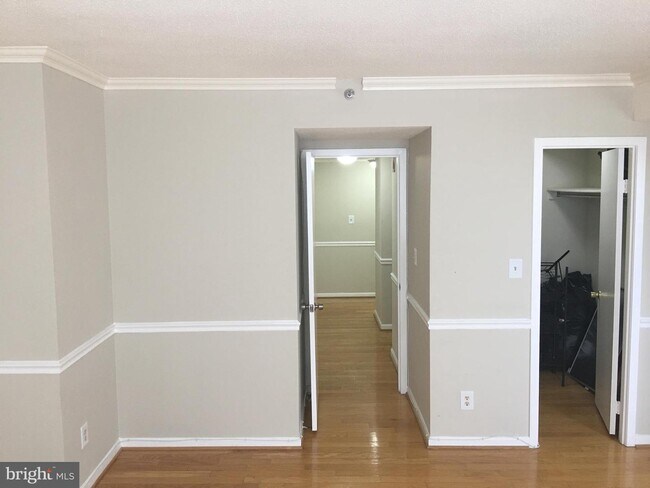 Building Photo - 3713 S George Mason Dr