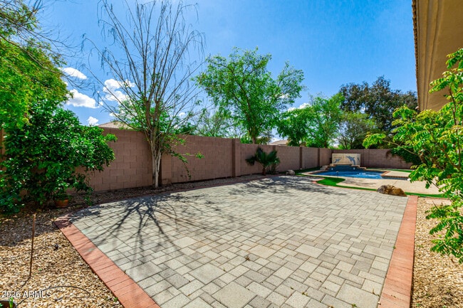 Building Photo - 1687 E Carob Dr