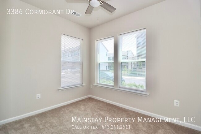 Building Photo - 2022 New Construction Townhome in Watershe...