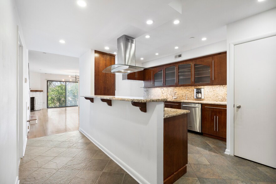 Kitchen - 3 Whitman Ct