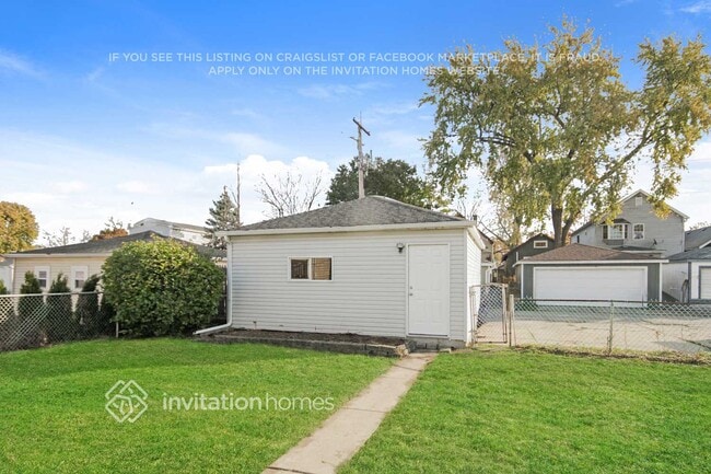 Building Photo - 1102 Lathrop Ave