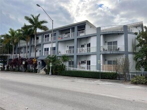 Building Photo - 2734 Bird Ave