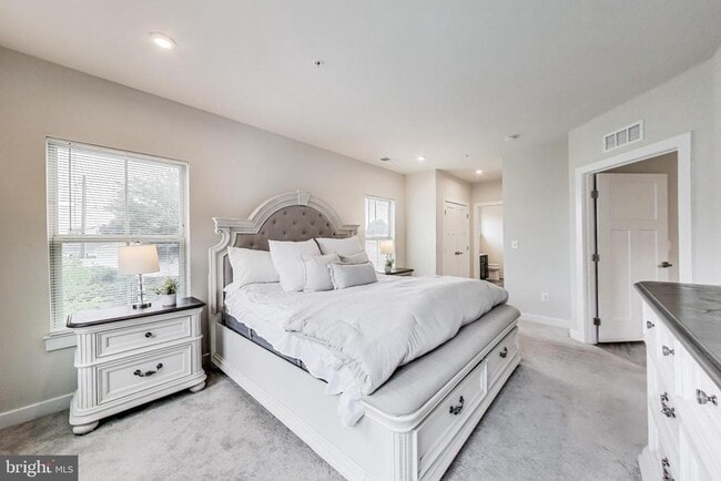 Building Photo - 10020 Ruffian Wy