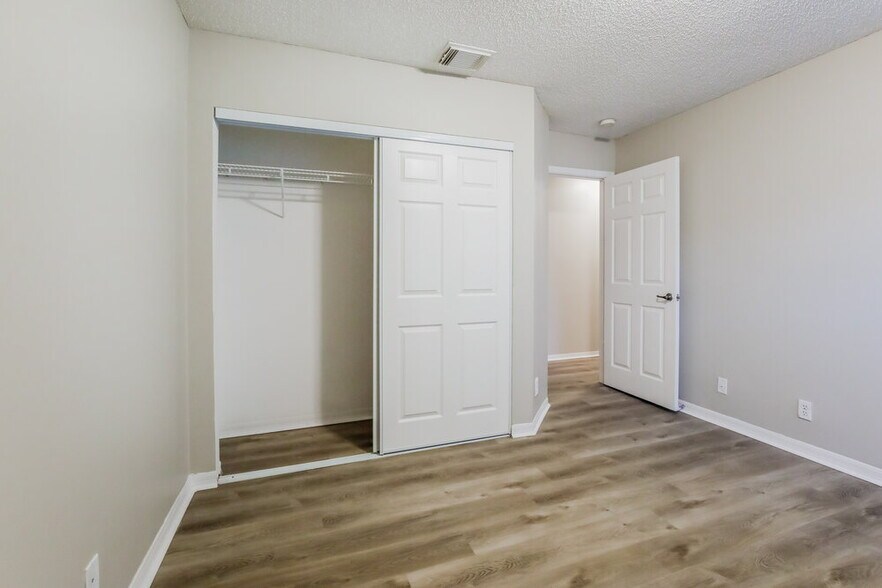 Building Photo - 16203 10th St