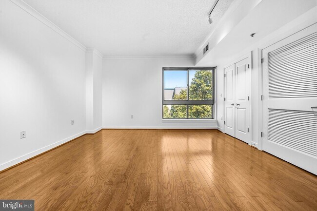 Building Photo - 777 7th St NW
