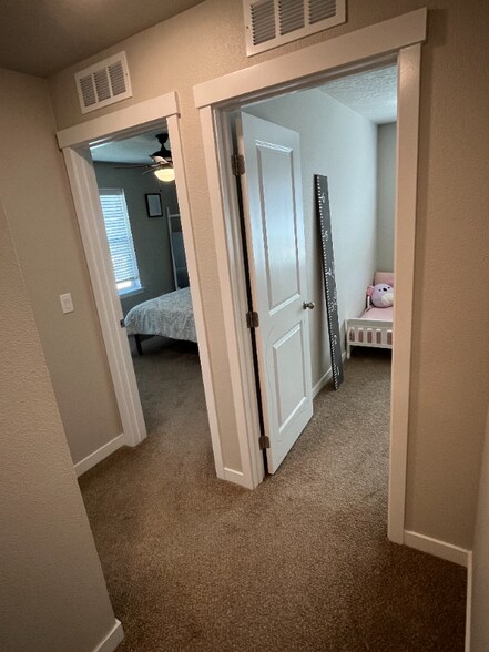 Building Photo - 3709 E Warm Creek Ave