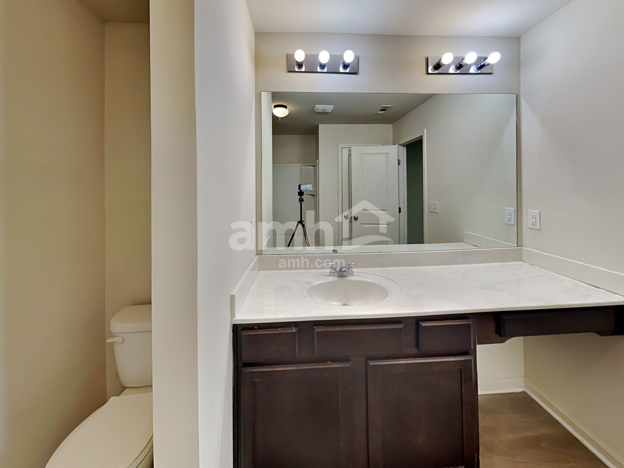 Building Photo - 4025 Clay Ct SE