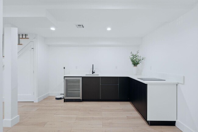 Building Photo - 2602 Palisade Ave
