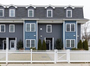 Building Photo - 4 bedroom in Waltham MA 02453