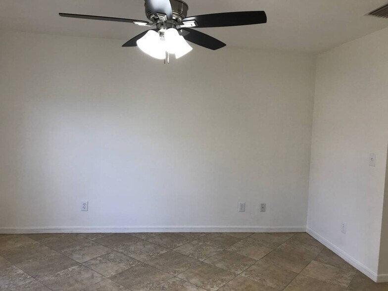 Building Photo - 1739 NW 19th Ter