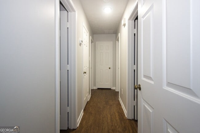 Building Photo - 3252 Inez Dr