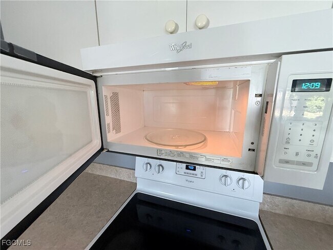 Building Photo - 3030 33rd St SW