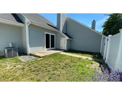 Building Photo - 205 Lake St