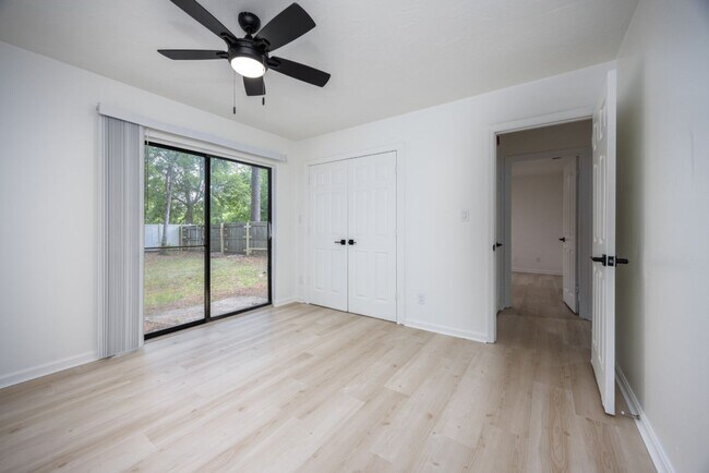 Building Photo - Pine Forest-Valdes