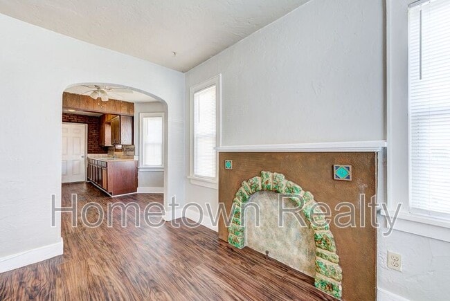 Building Photo - 1524 SW Binkley St