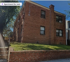 Building Photo - 1126 48th Pl NE
