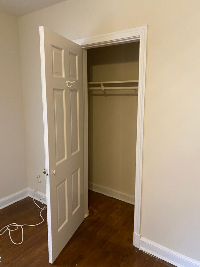 Building Photo - 1800 Shepherd St NE