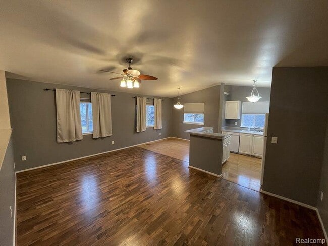 Building Photo - 1079 River Ridge Cir