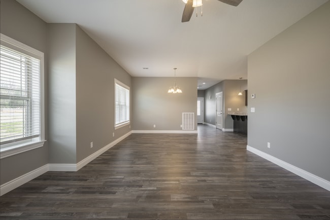 Building Photo - Brand New Neosho Unit now available for lease! $1,500 Rent/$1500 Deposit