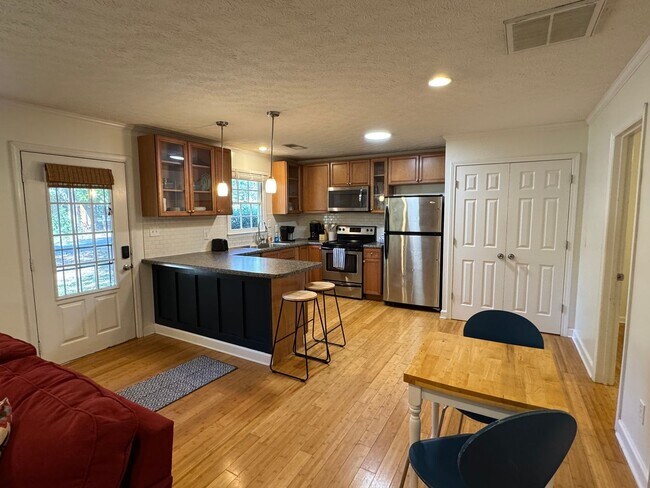 Building Photo - 191 Water Oak St