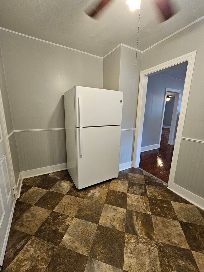 Building Photo - Discover Your New Everyday Haven in Hanahan!