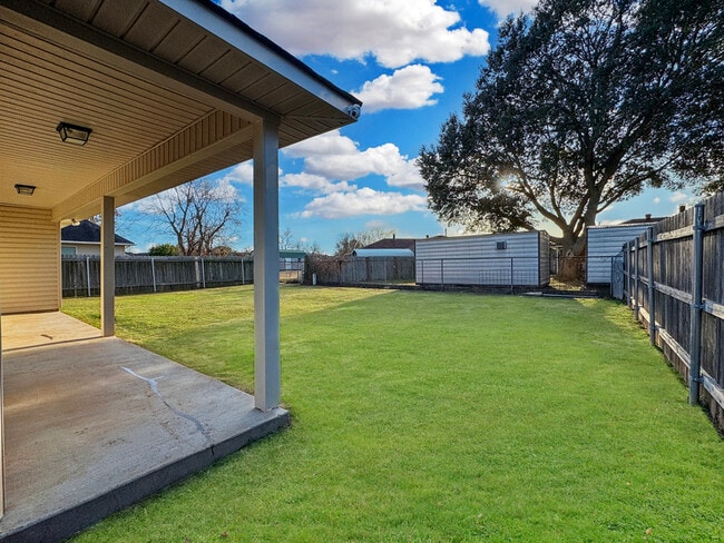 Building Photo - 1132 Eli Conner Dr