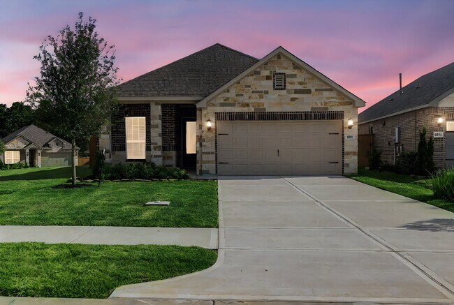 Primary Photo - 6107 White Spruce Dr