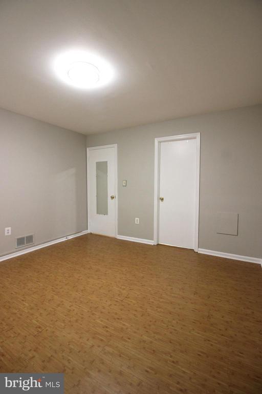 Building Photo - 2604 S Arlington Mill Dr