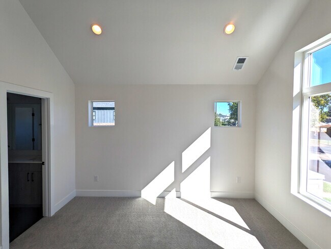 Building Photo - 4535 S Acoma St