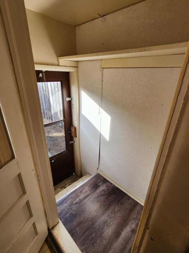 Building Photo - Quaint 1 bedroom home for rent