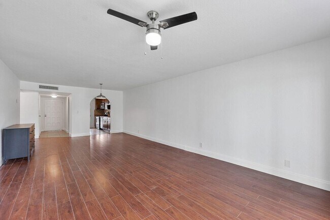 Building Photo - 6260 S Falls Cir Dr