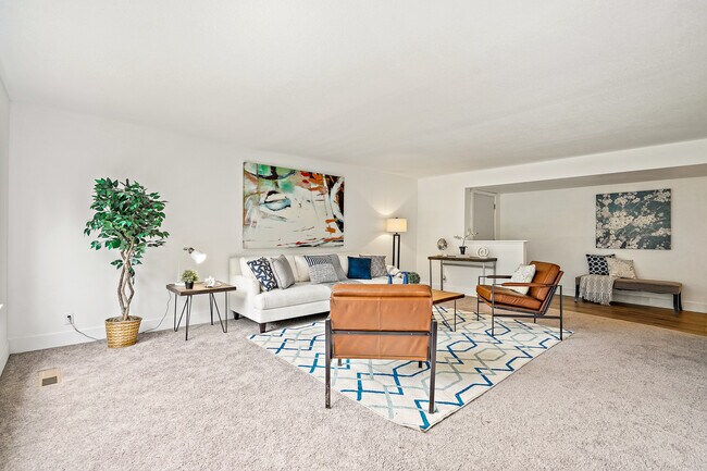 Building Photo - 3815 Delmont Ave