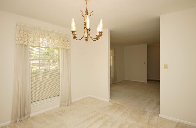 Building Photo - 18 Sherwood Rd NW