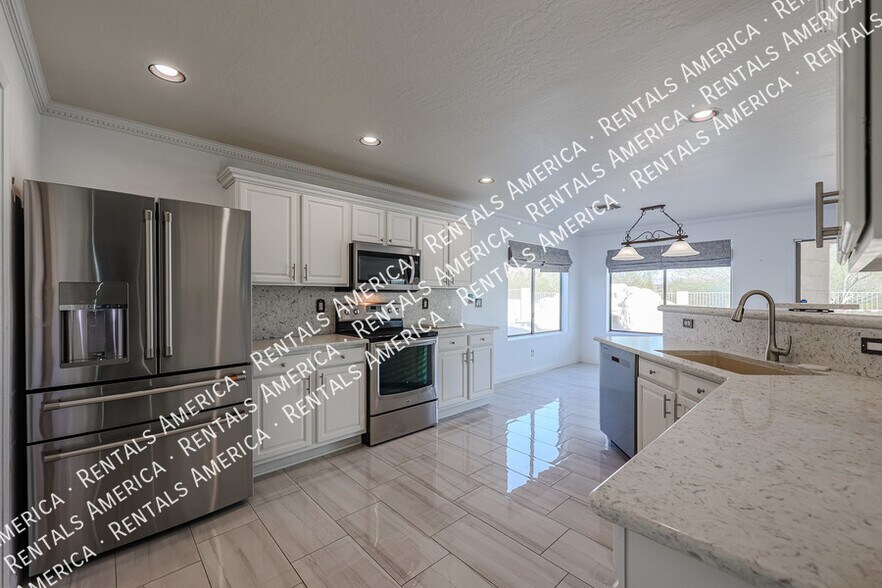 Building Photo - 10402 E Nice Ct