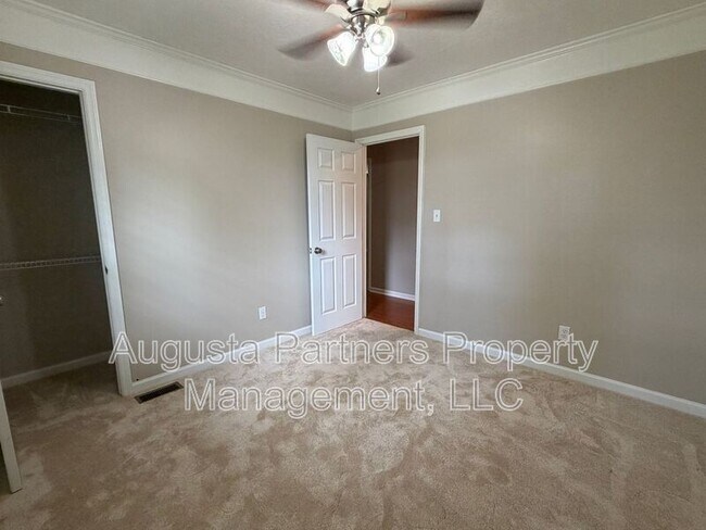 Building Photo - 193 Amelia Dr W