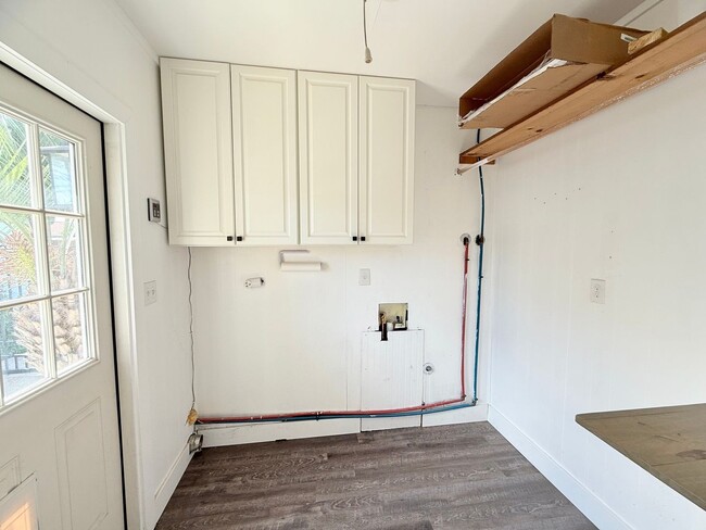 Building Photo - Beautiful 4 Bedroom Pool Home - Scenic Hei...