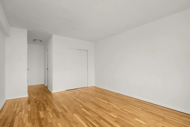 Building Photo - 9602 4th Ave