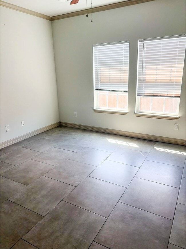 Building Photo - 2925 Pecos St