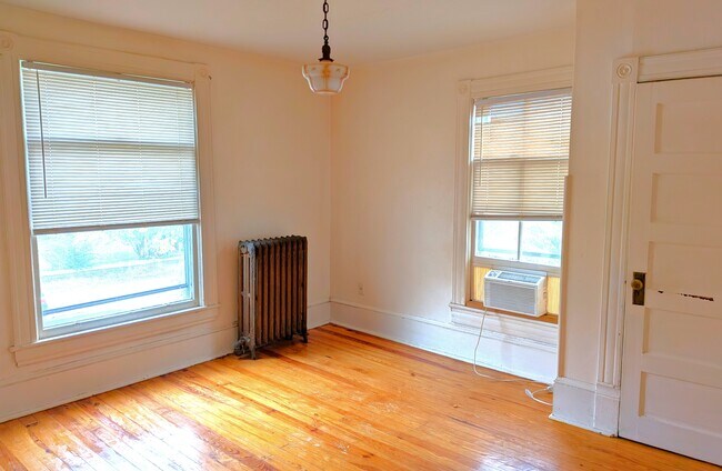 Building Photo - 432 Highland Ave SW