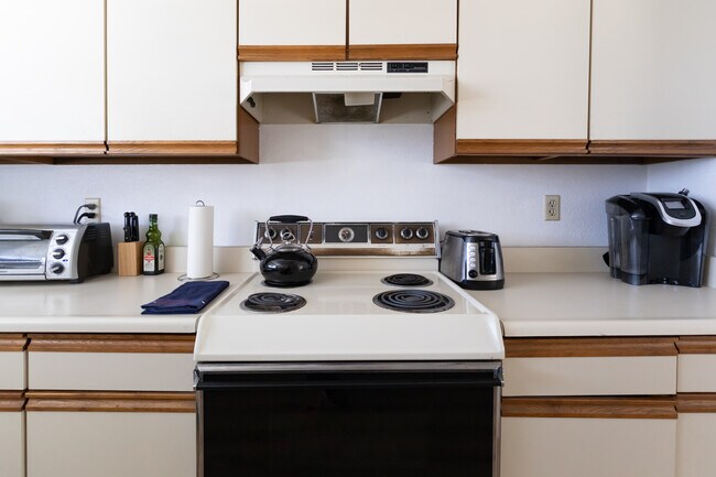 Building Photo - 505 S Farrell Dr